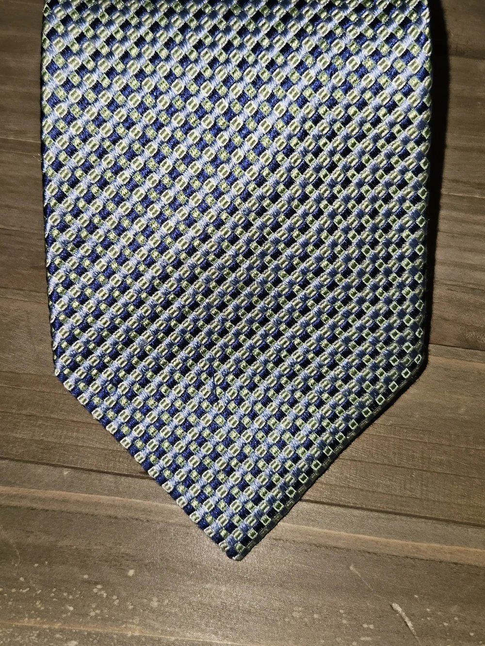 Izod Blue and Lime Geometric Silk-Textured Tie